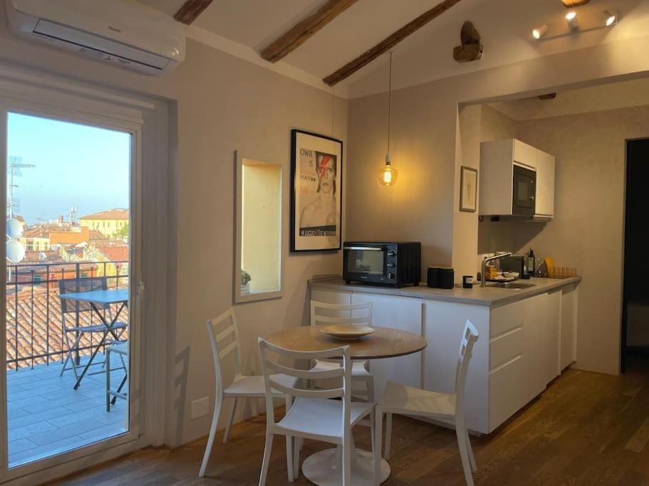 Romantic Attic Room With Panoramic View Болоня Екстериор снимка