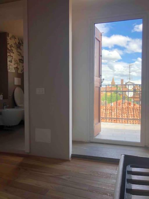 Romantic Attic Room With Panoramic View Болоня Екстериор снимка