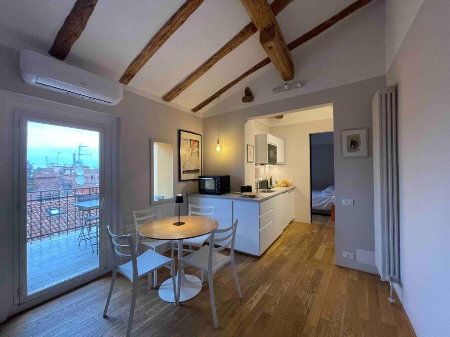 Romantic Attic Room With Panoramic View Болоня Екстериор снимка